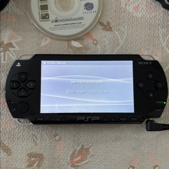 Sony PSP 1001 Bundle - Picture 3 of 14
